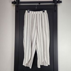 Royalty for me Linen Blend Wide Leg Crop Striped Pants Size Medium